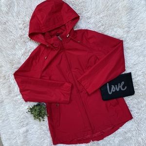 🎉HP🎉 INTL details Hooded Rain Jacket 💗 Red